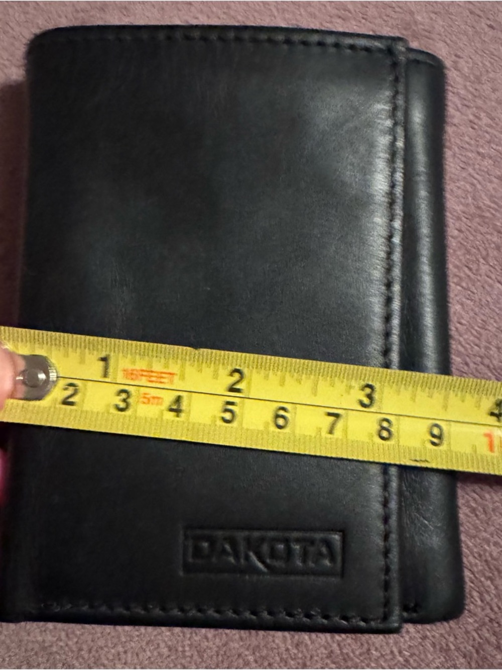Dakota Black Leather Trifold Wallet - Picture 13 of 15